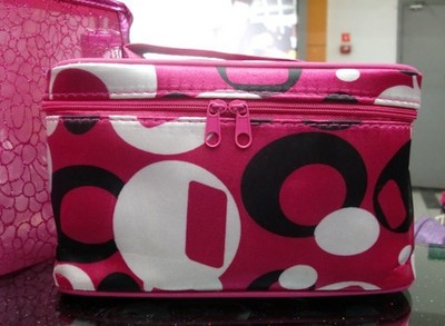 上海方振箱包制品 專業工廠定制、批發整理箱與雜物包，滿足多樣收納需求