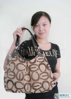 時尚與實用兼備 探索女士背包的箱包面料復合技術